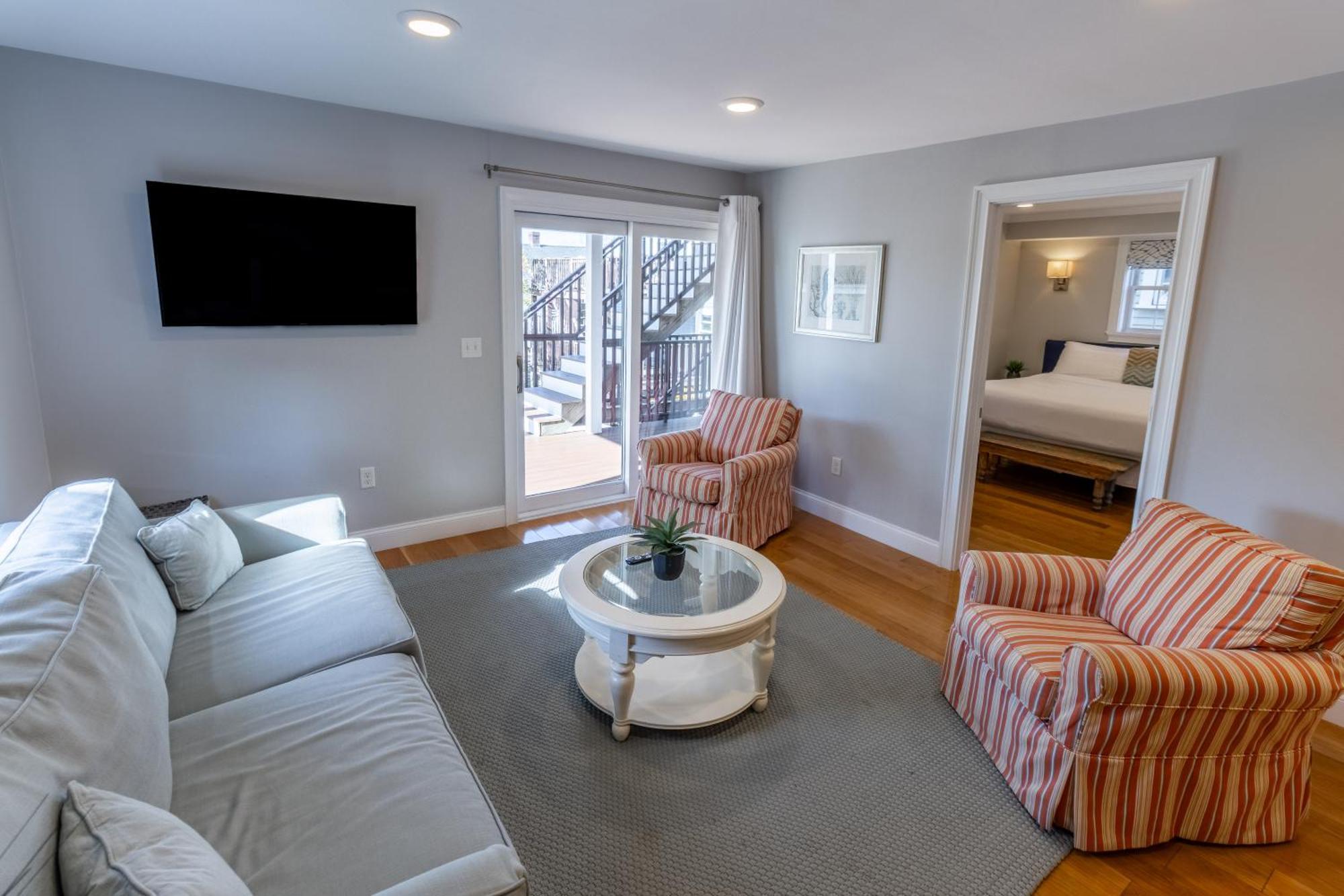 Апартаменты The Newport Lofts - 617 Thames Street Экстерьер фото