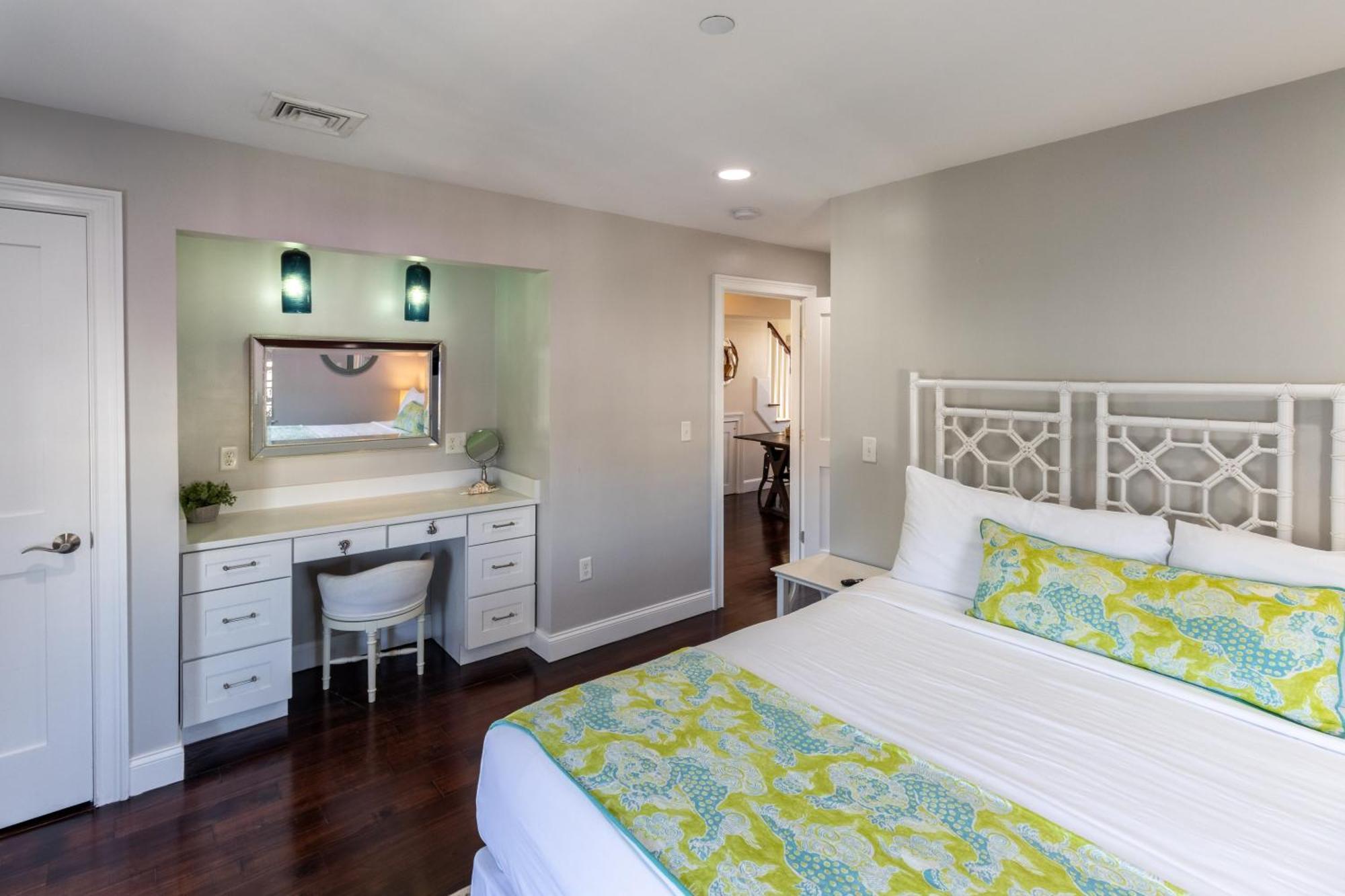 Апартаменты The Newport Lofts - 617 Thames Street Экстерьер фото