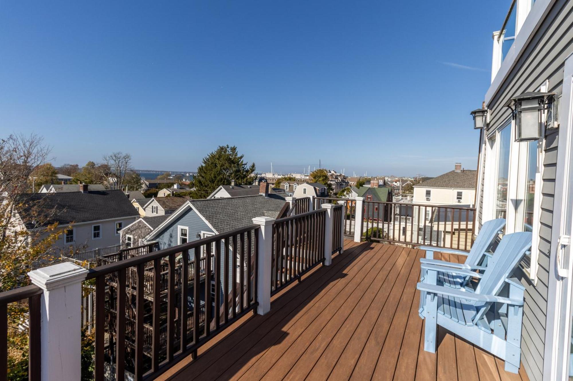 Апартаменты The Newport Lofts - 617 Thames Street Экстерьер фото